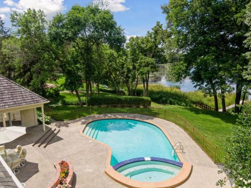 150 Hunters Glen Road, Wayzata, MN 55391