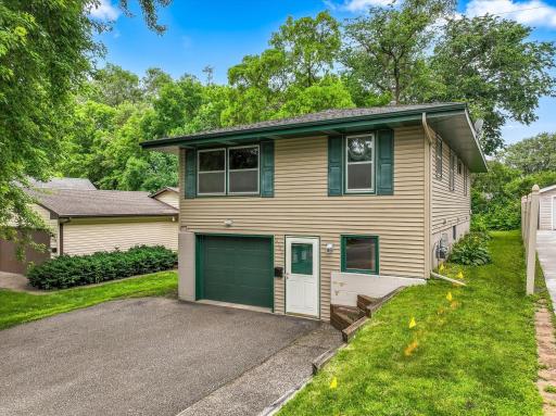 2712 Blackstone Avenue, Minneapolis, MN 55416