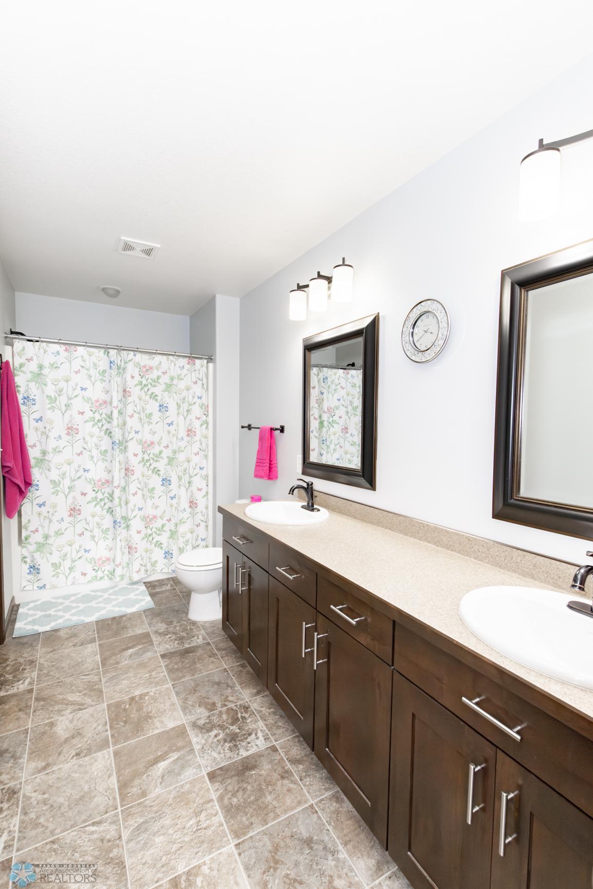 Primary Bathroom - Full