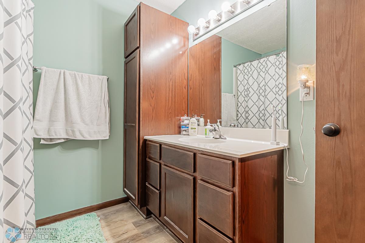 22 Cedar Dr, Mapleton, ND-11.jpg