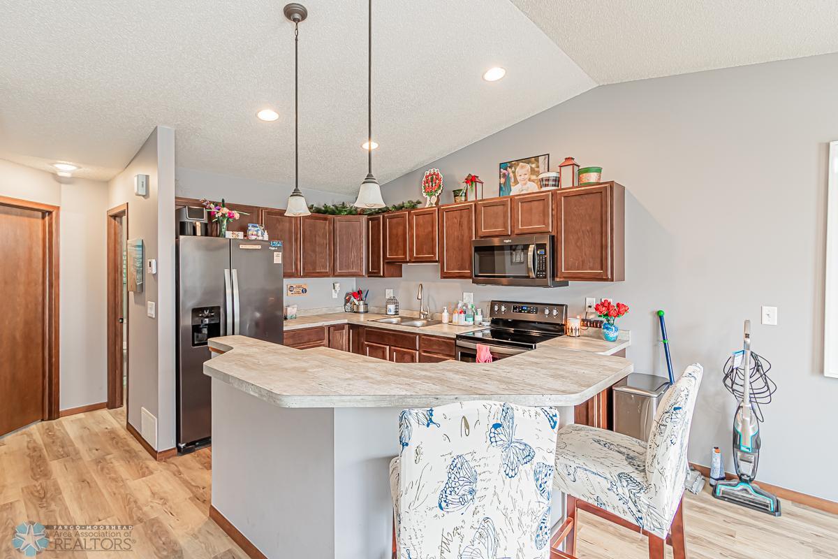 22 Cedar Dr, Mapleton, ND-10.jpg