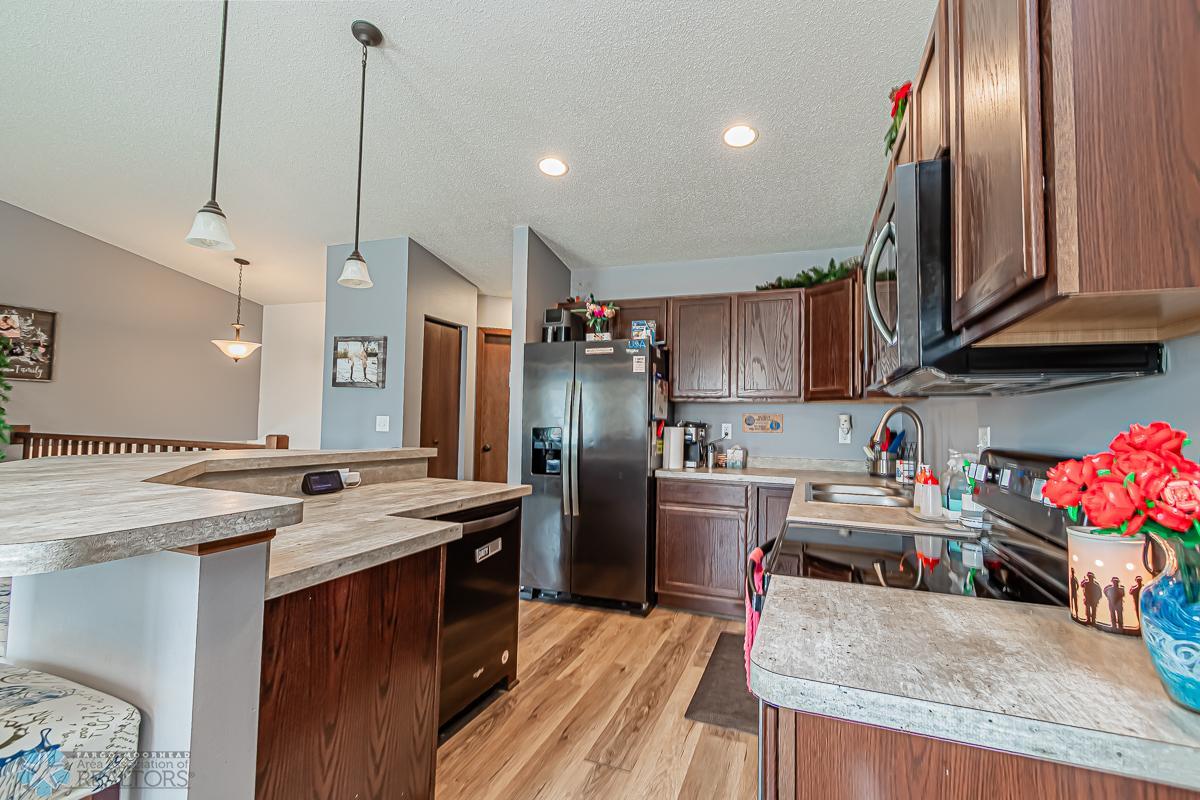 22 Cedar Dr, Mapleton, ND-07.jpg
