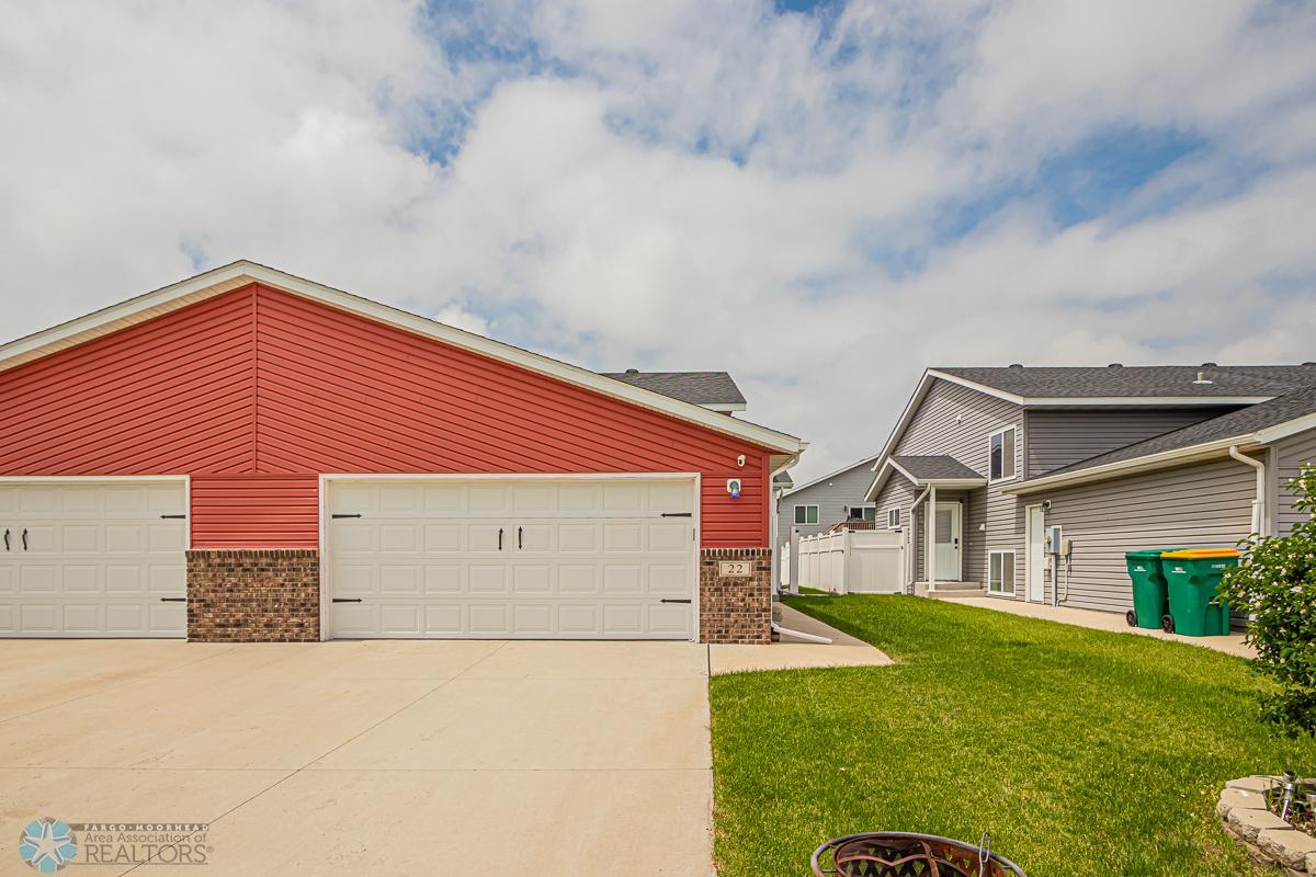 22 Cedar Dr, Mapleton, ND-33.jpg