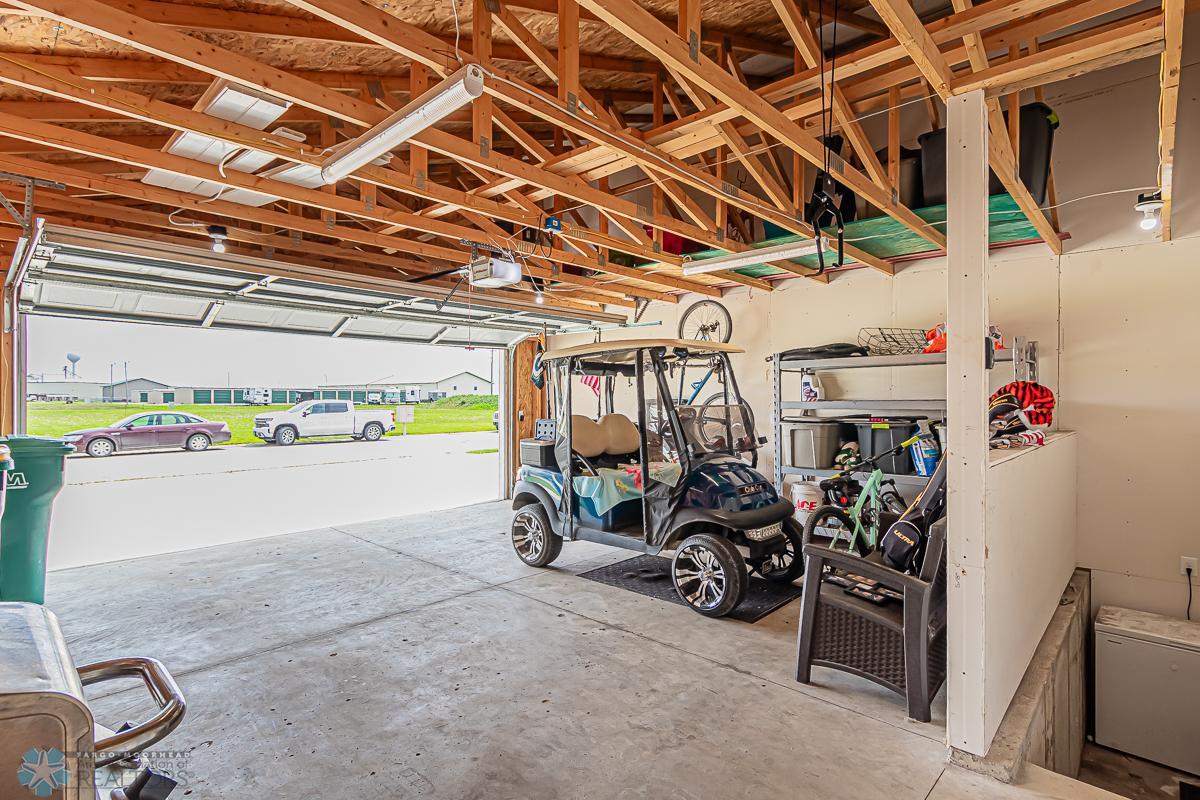22 Cedar Dr, Mapleton, ND-32.jpg