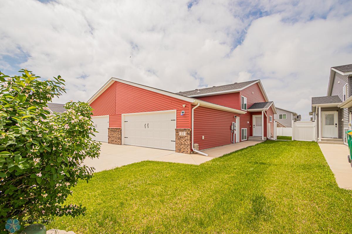 22 Cedar Dr, Mapleton, ND-34.jpg
