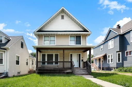 1-web-or-mls-3415-Fremont-Ave-N-Exterior-01.jpg
