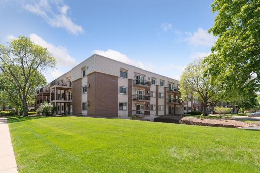 2800 Hillsboro Avenue N, 124, New Hope, MN 55427