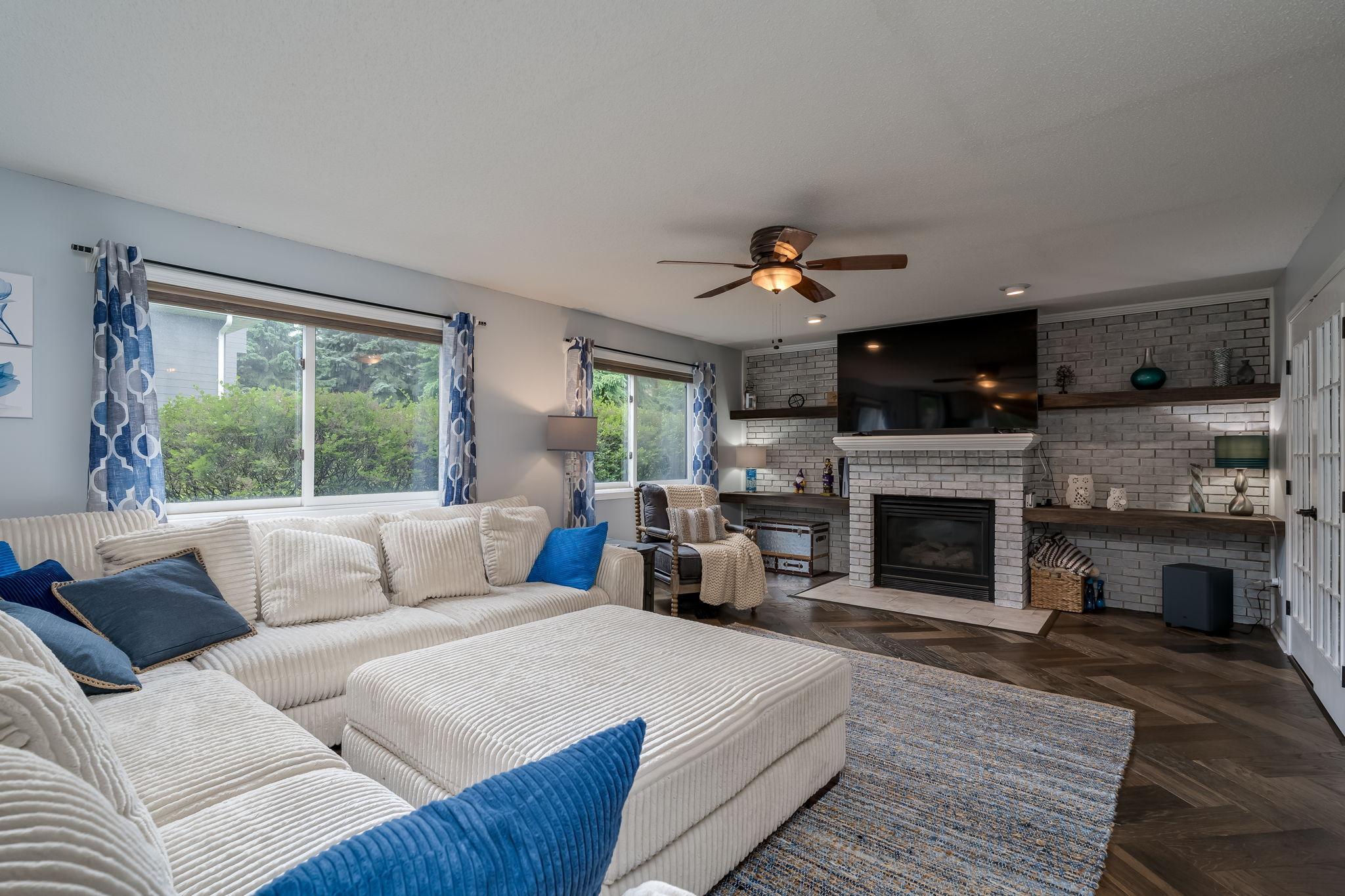 215 Essex Rd-14.jpg