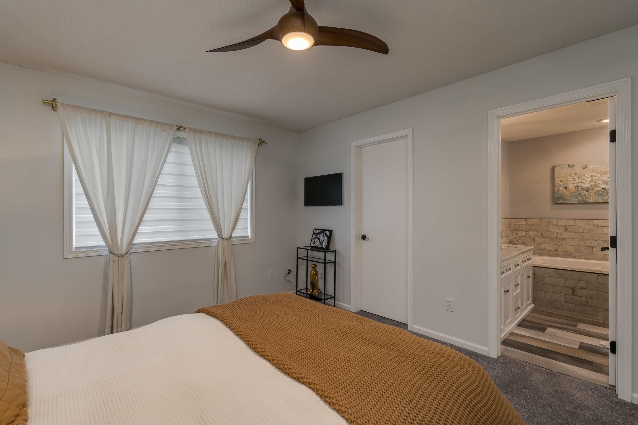 215 Essex Rd-27.jpg