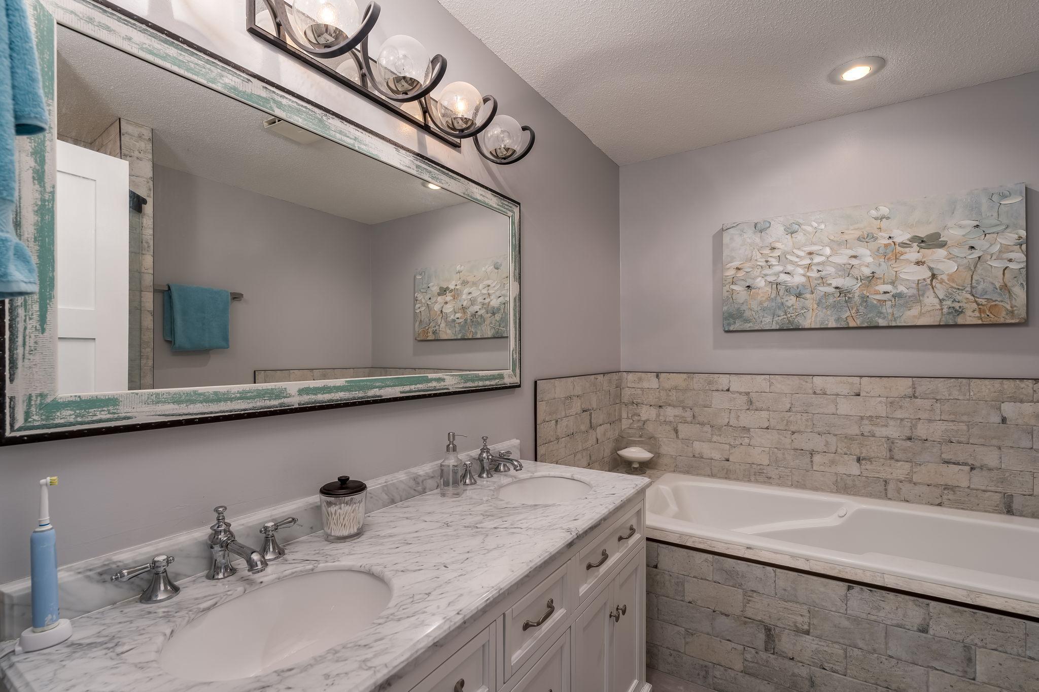 215 Essex Rd-28.jpg
