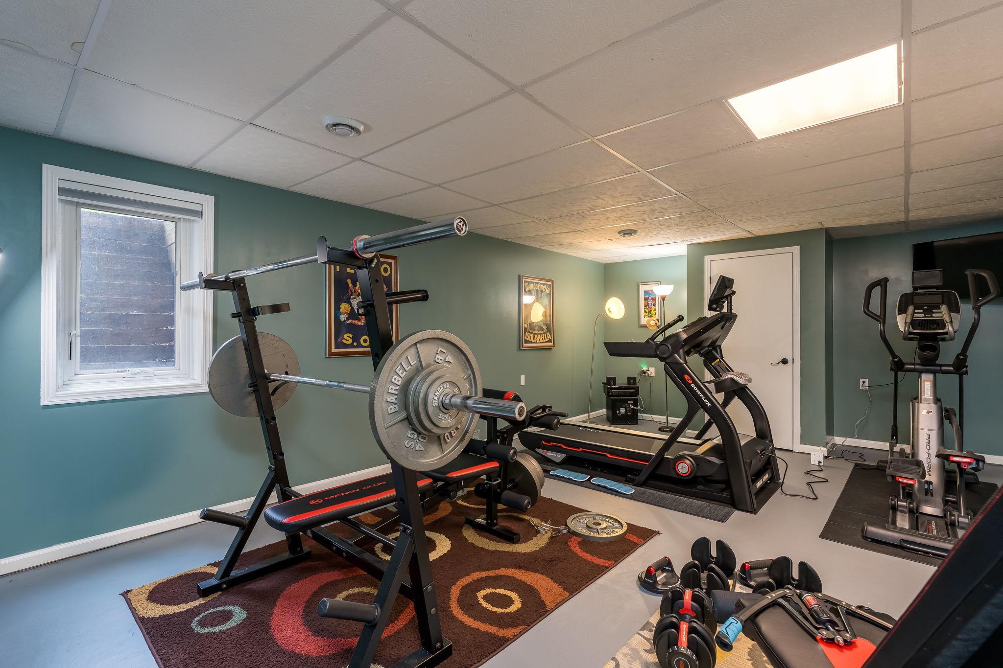 215 Essex Rd-24.jpg