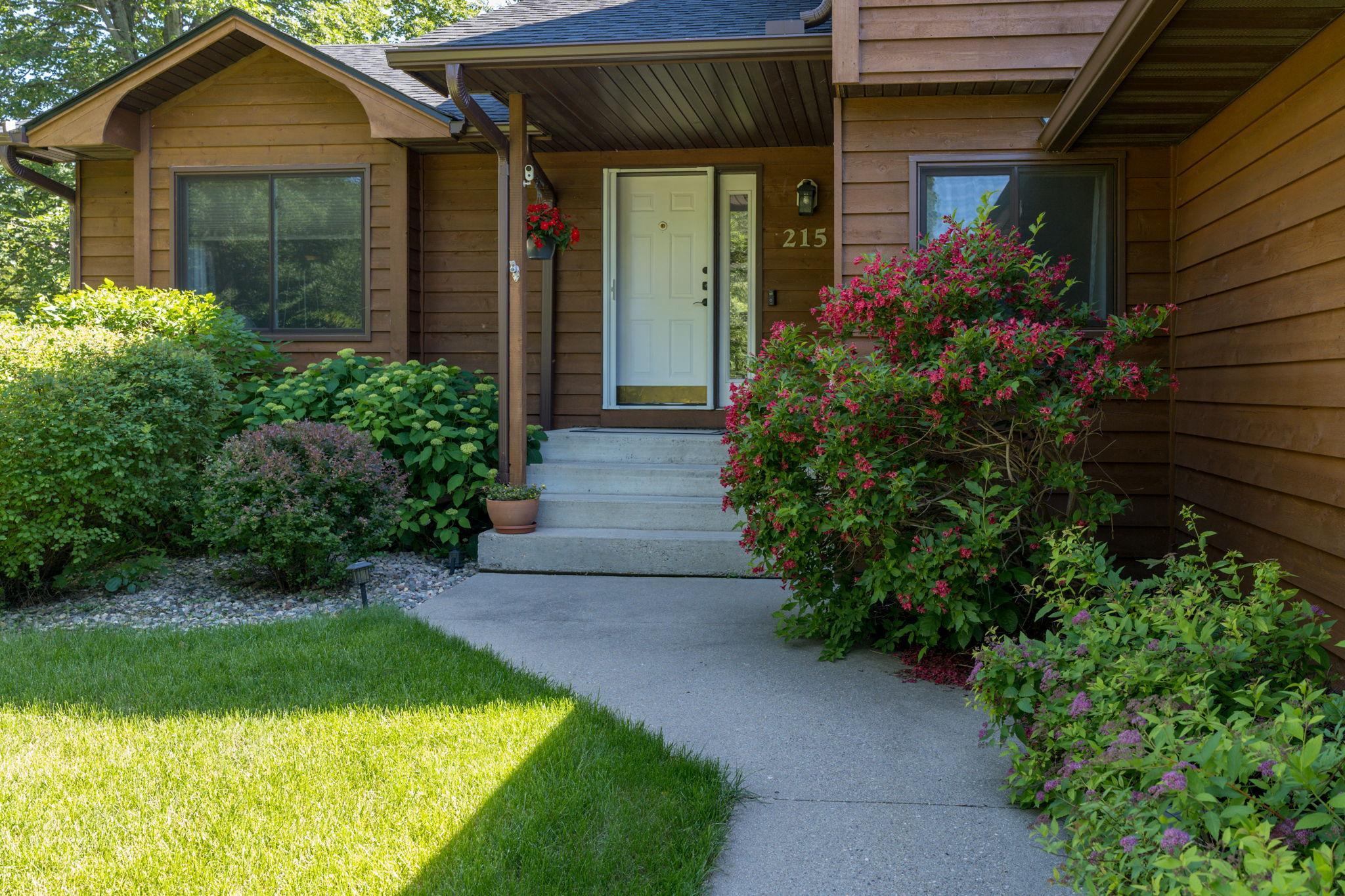 215 Essex Rd Reshoot-2.jpg