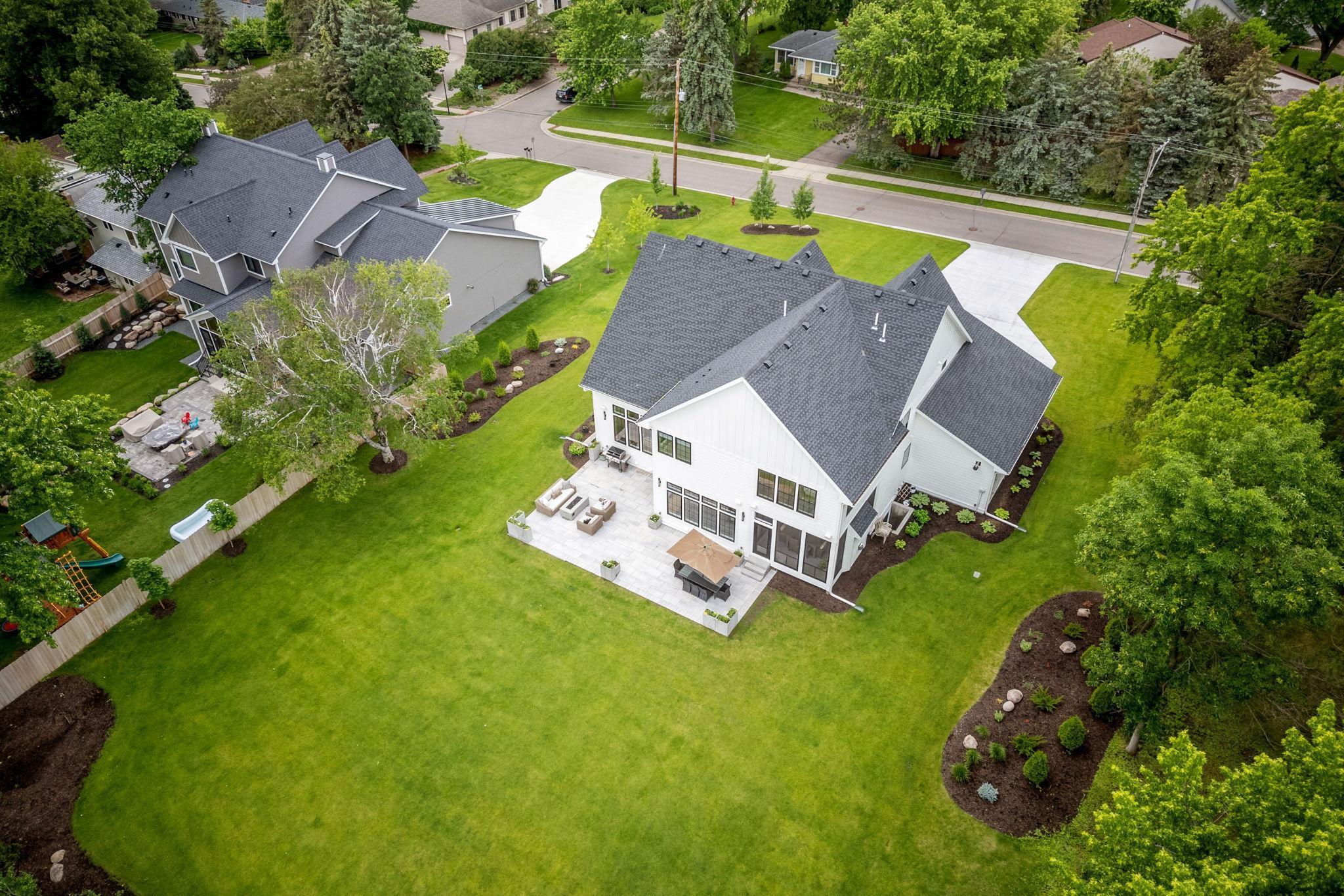 Proximity to major freeways, including Hwy 62, 169, and 100, ensures convenient commuting and travel.