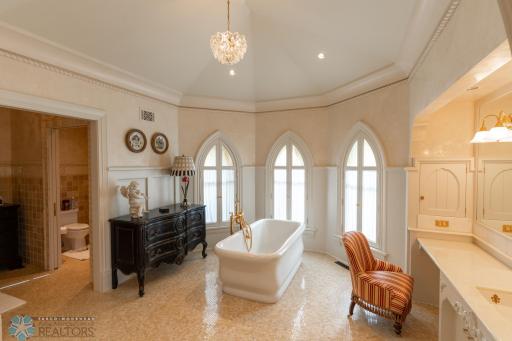 Primary Suite Bath