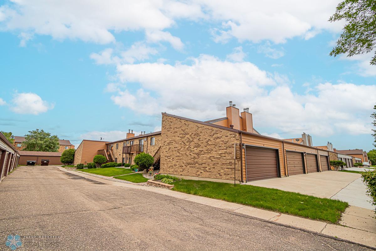 1516 35th St S unit 201, Fargo, ND 58103, USA-02.jpg