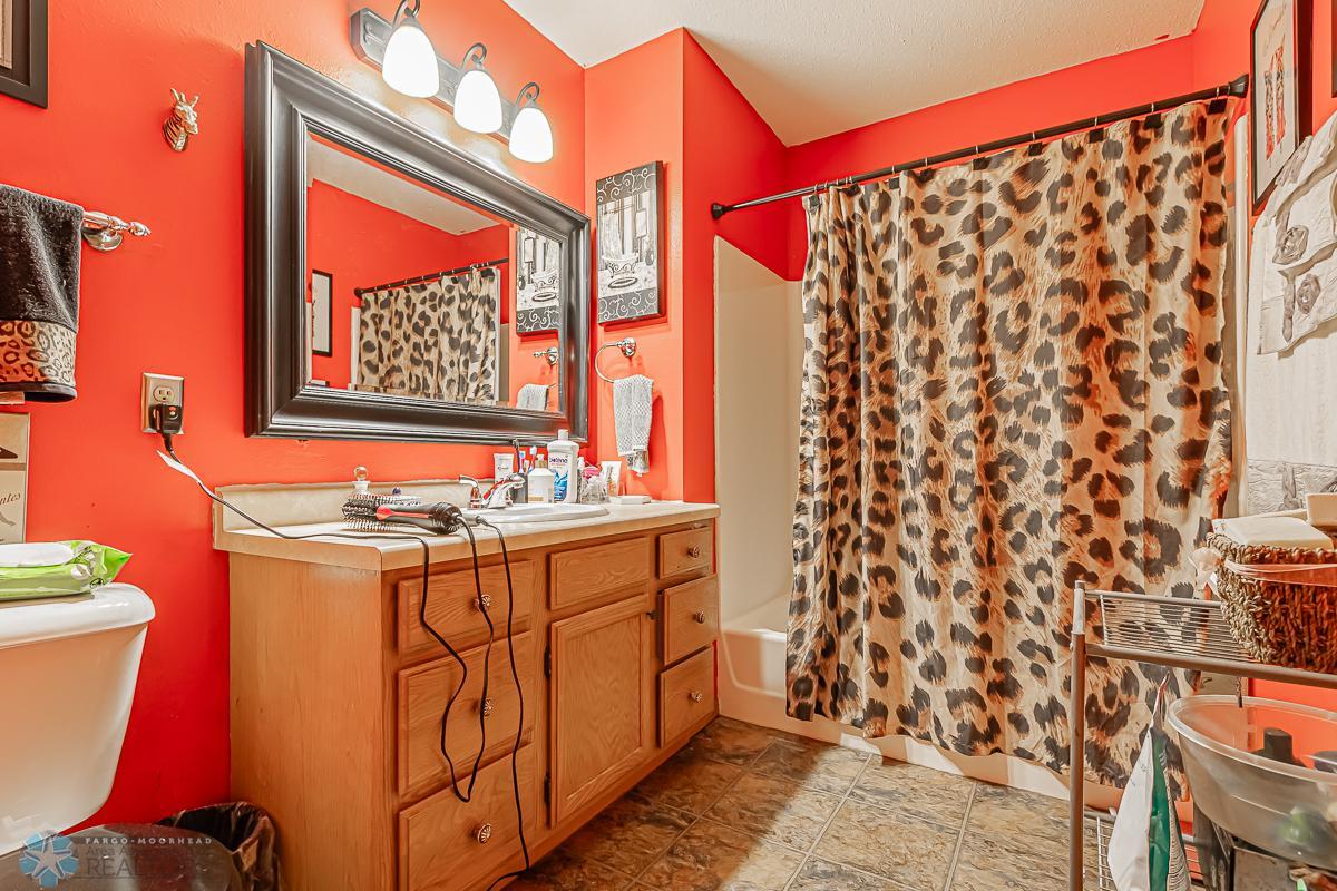 1516 35th St S unit 201, Fargo, ND 58103, USA-20.jpg