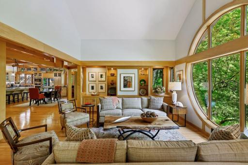 Exceptional gathering spaces throughout the home- spacious yet intimate & inviting. The home comfortably accommodates over 100 for an evening of cocktails.