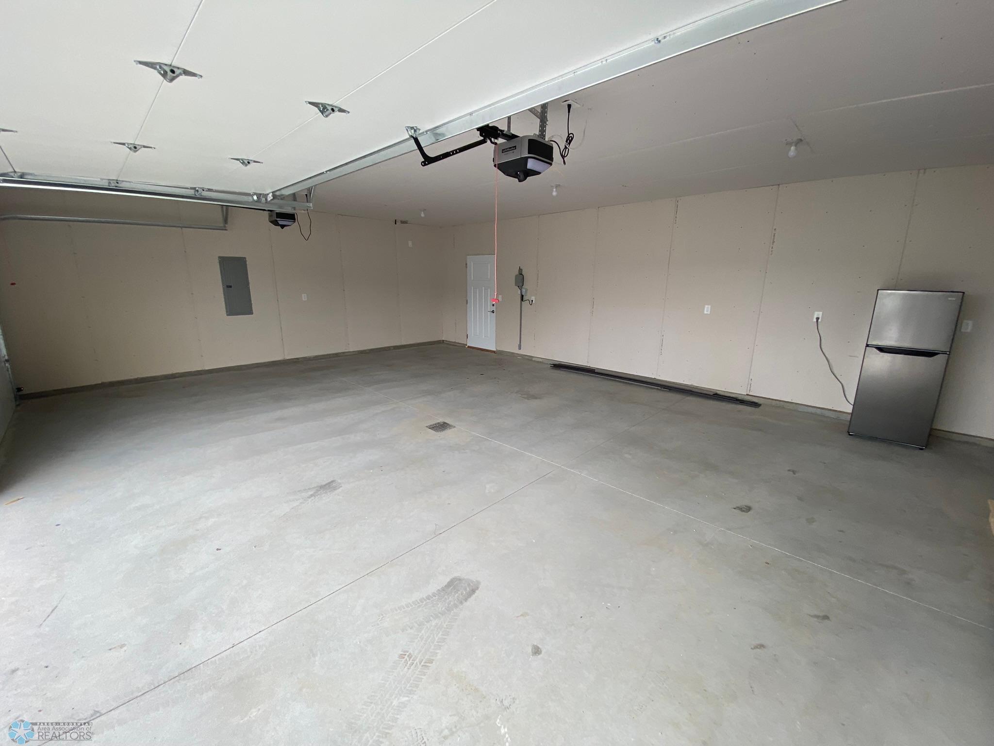 Fully Insulated Garage w/Floor Drain