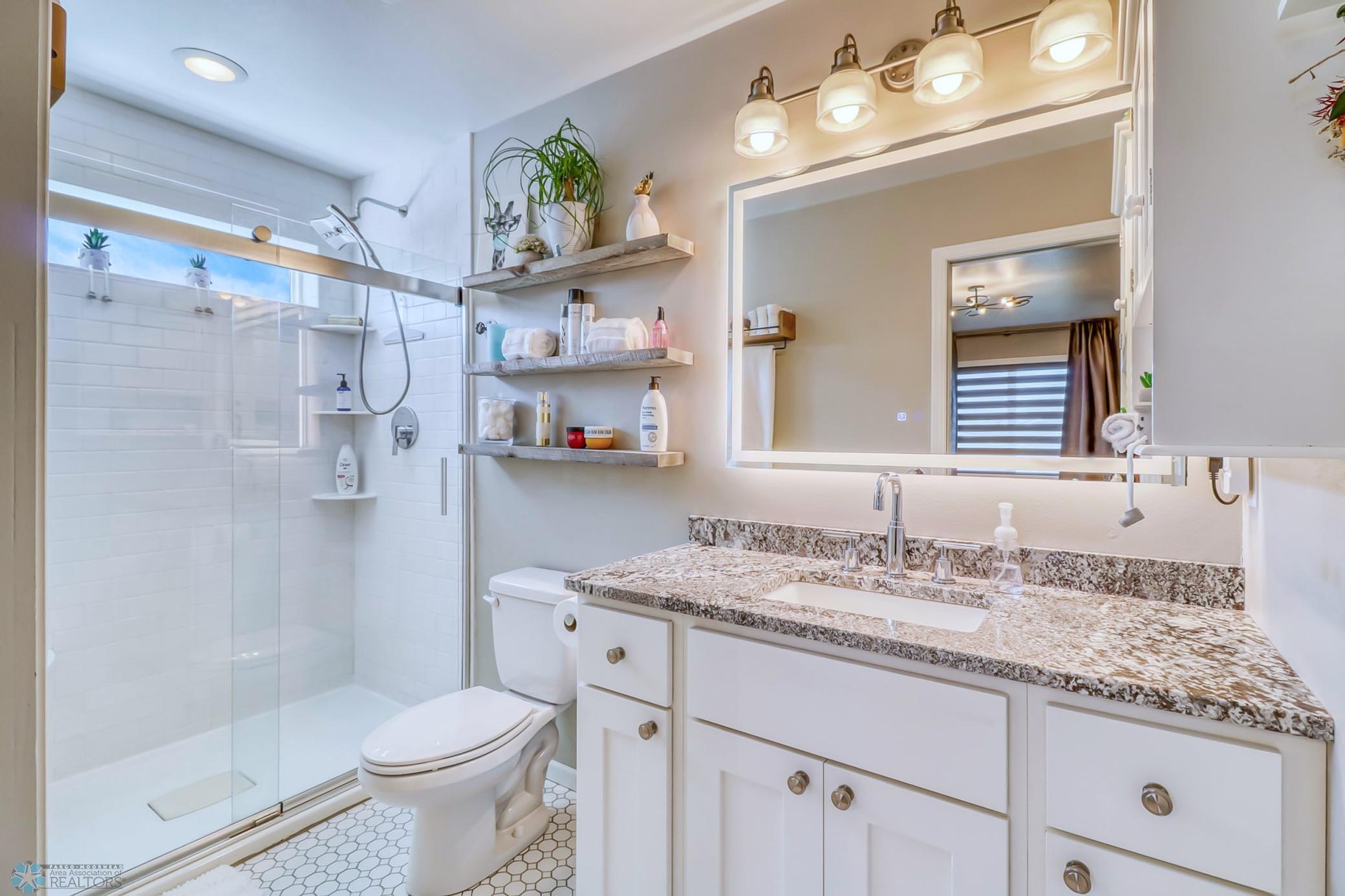 Primary Bathroom1_1.jpg