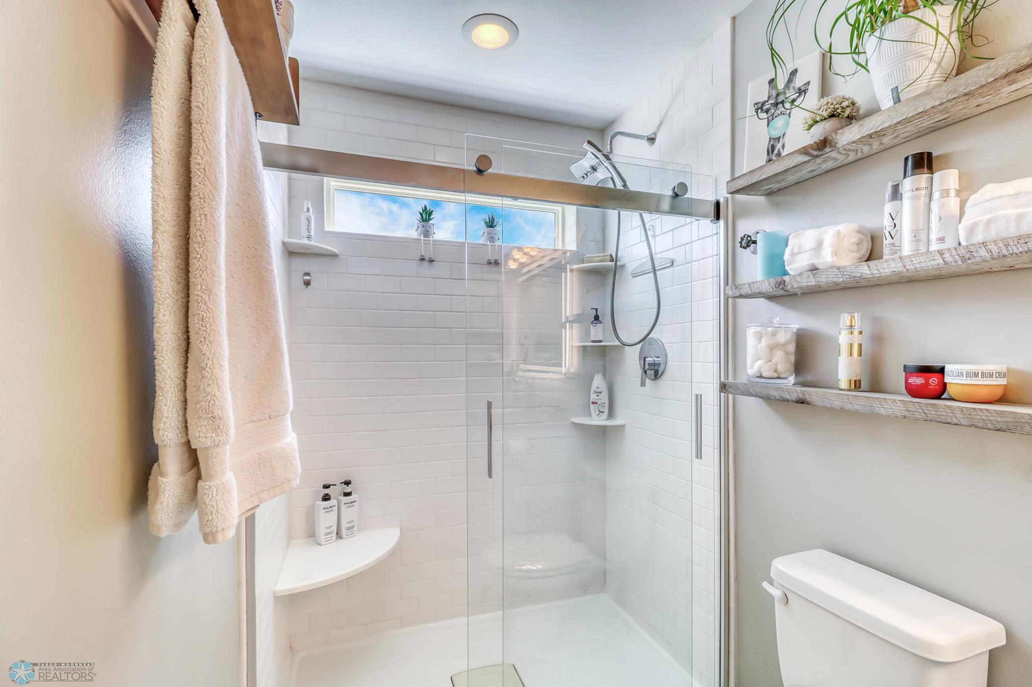 Primary Bathroom1_2.jpg