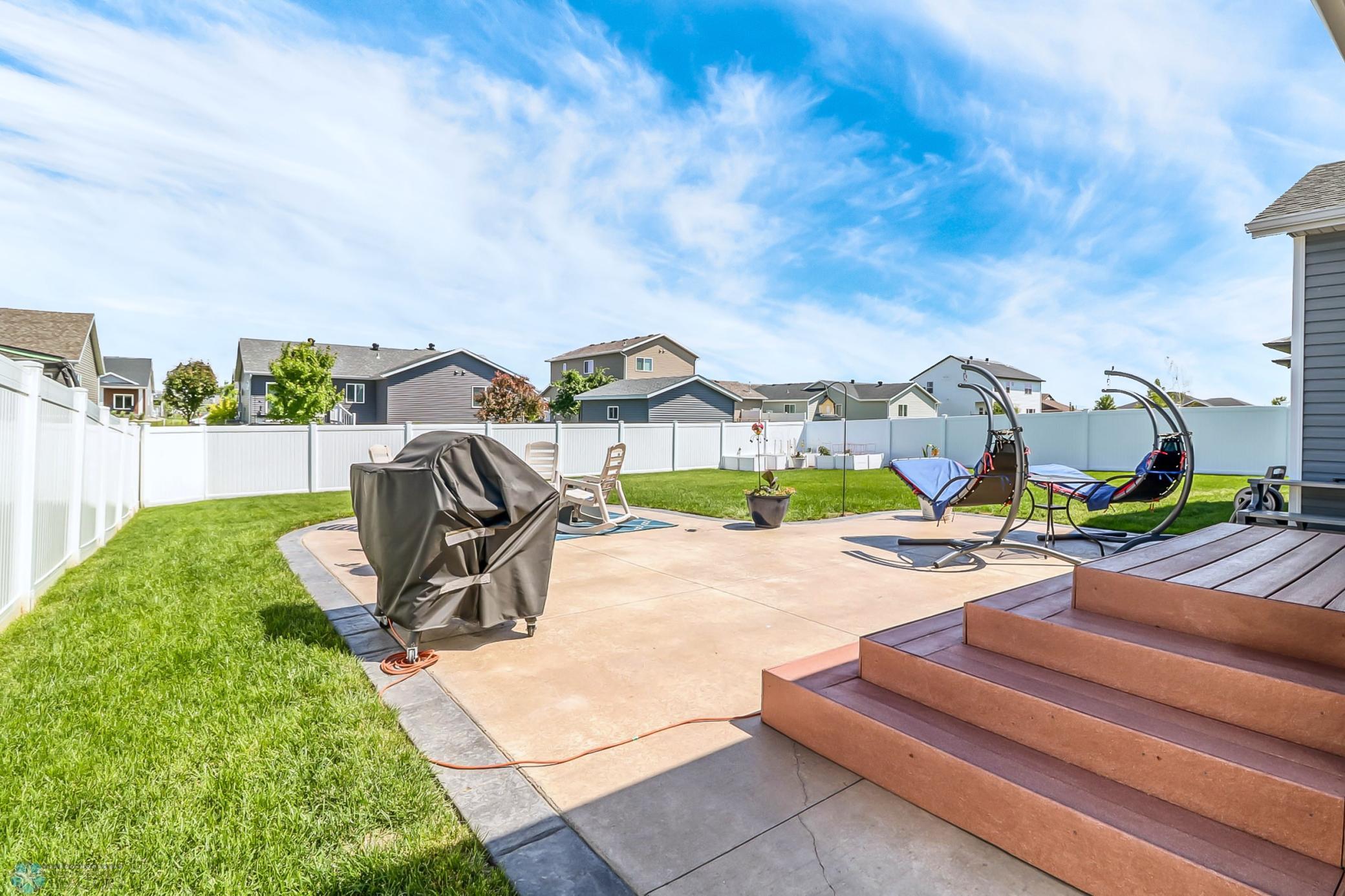 Backyard1_4.jpg