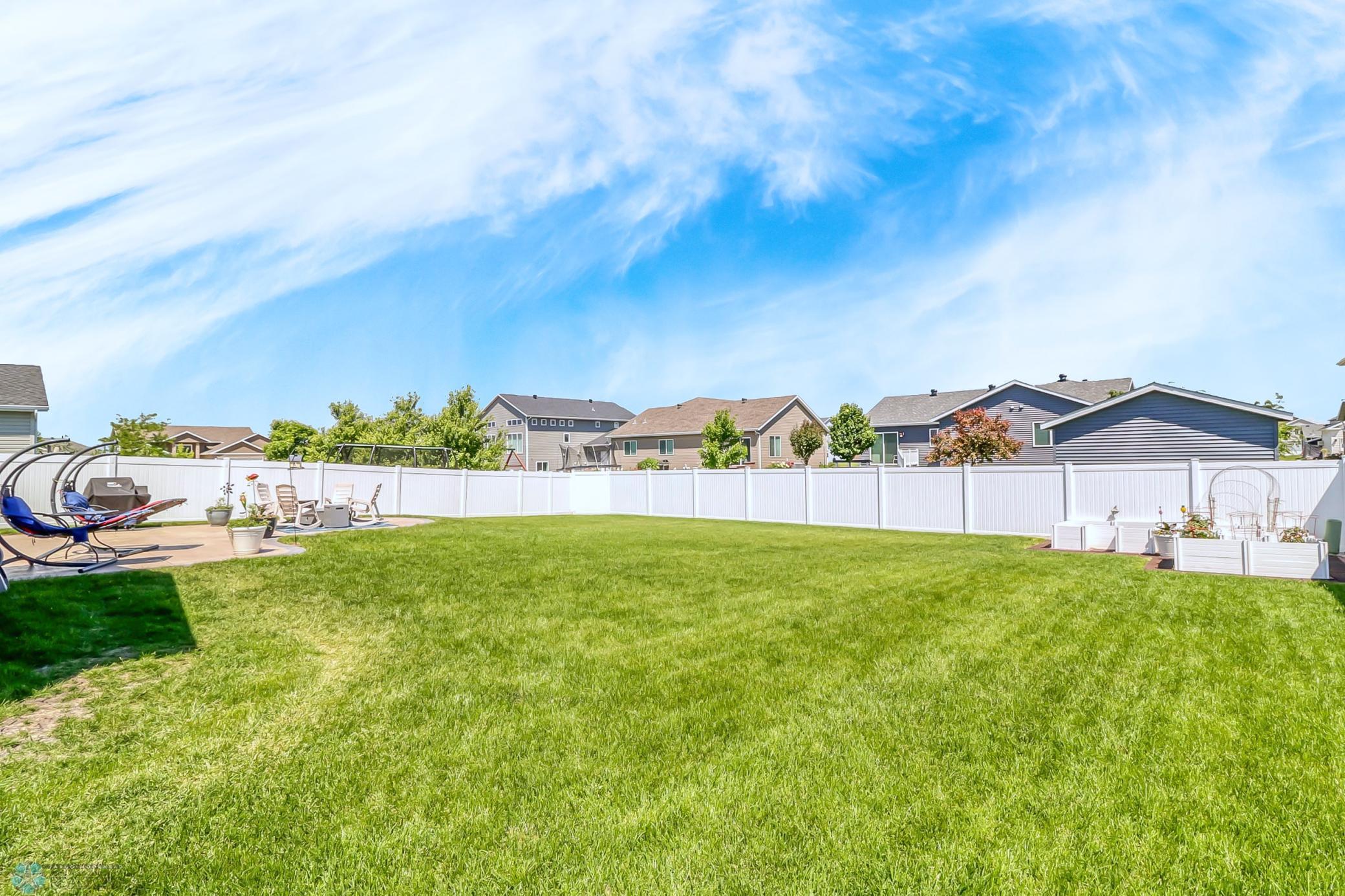 Backyard1_1.jpg