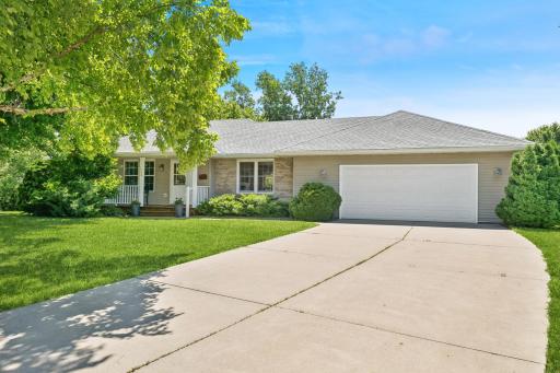 1306 Lakeside Circle, Buffalo, MN 55313