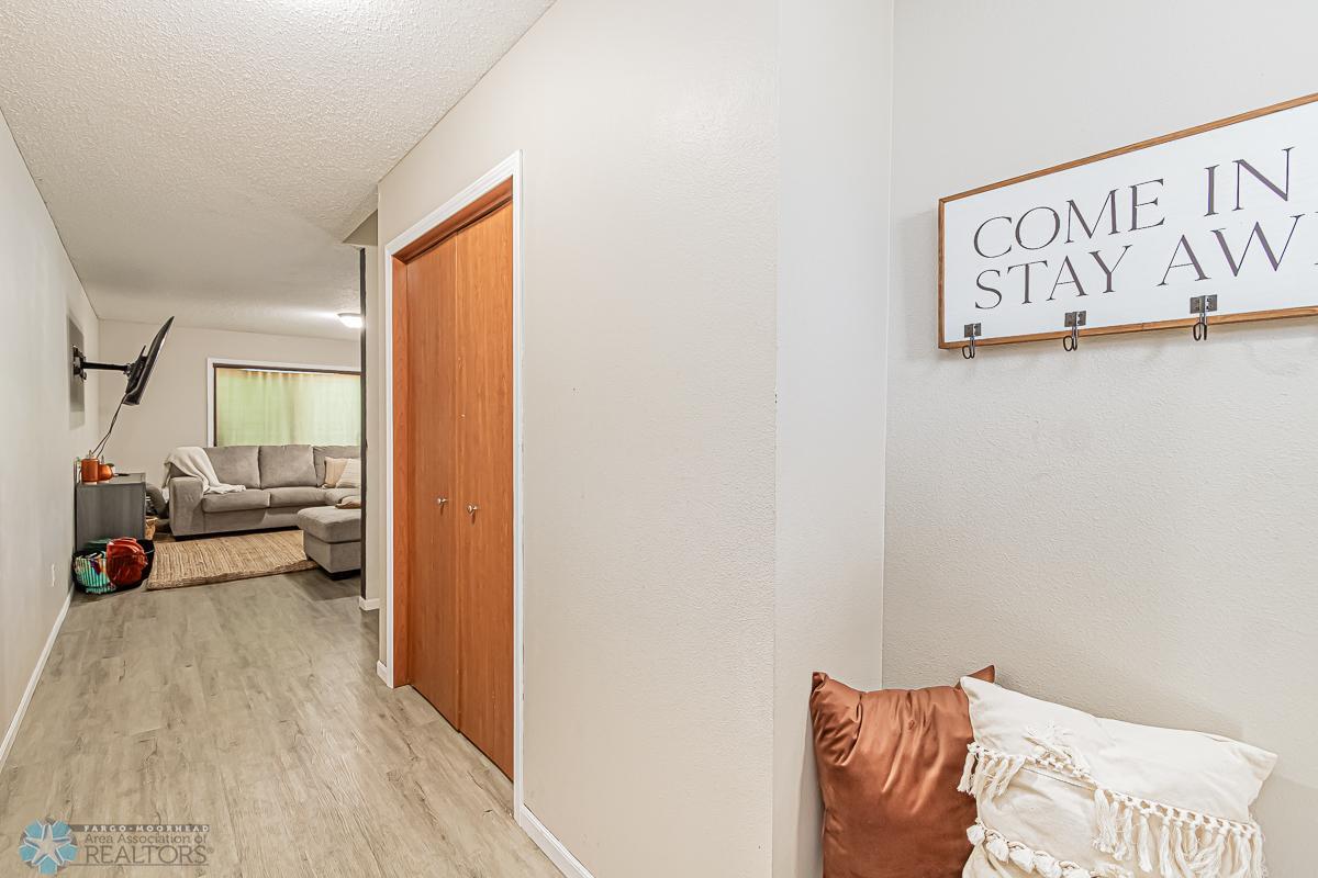 4269 Estate Drive South, Fargo, ND-05.jpg