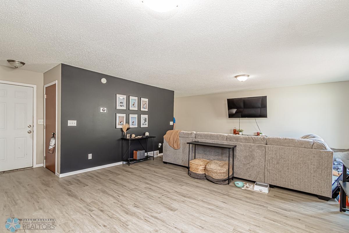 4269 Estate Drive South, Fargo, ND-12.jpg