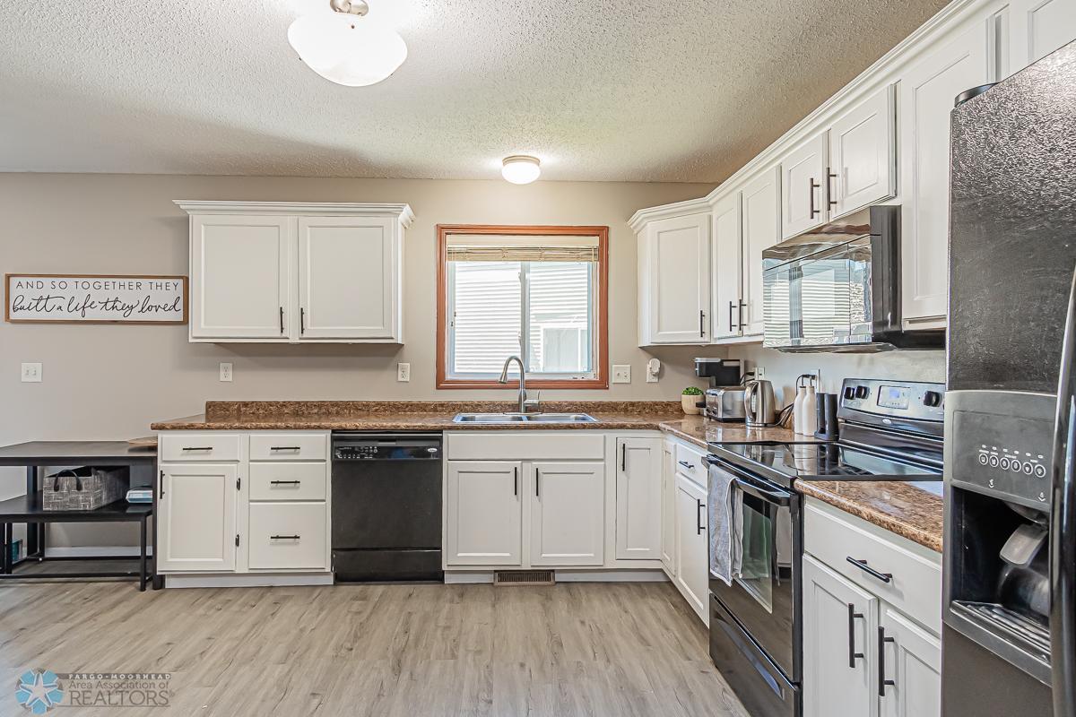 4269 Estate Drive South, Fargo, ND-10.jpg