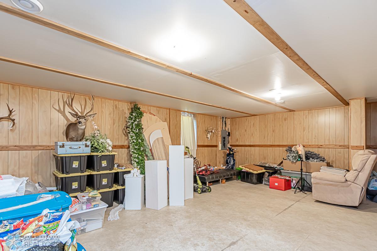 4269 Estate Drive South, Fargo, ND-14.jpg
