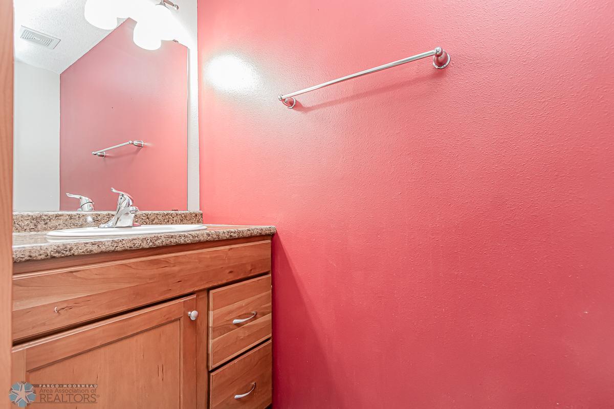 4269 Estate Drive South, Fargo, ND-13.jpg