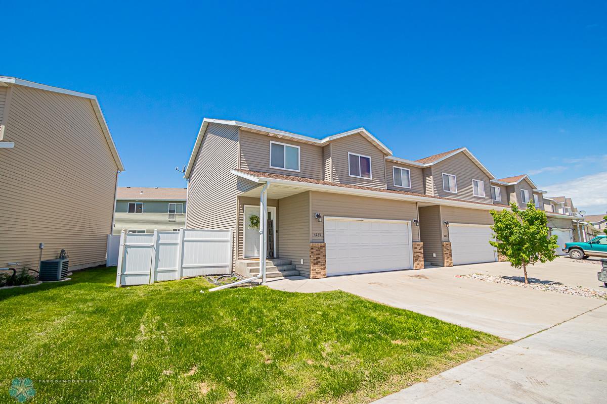 4269 Estate Drive South, Fargo, ND-02.jpg