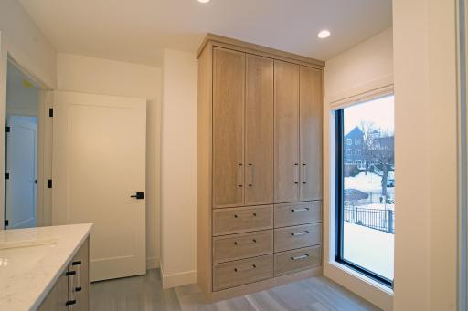 Photo of recently completed neighboring unit. Owner was kind enough to supply photos of space after completion.