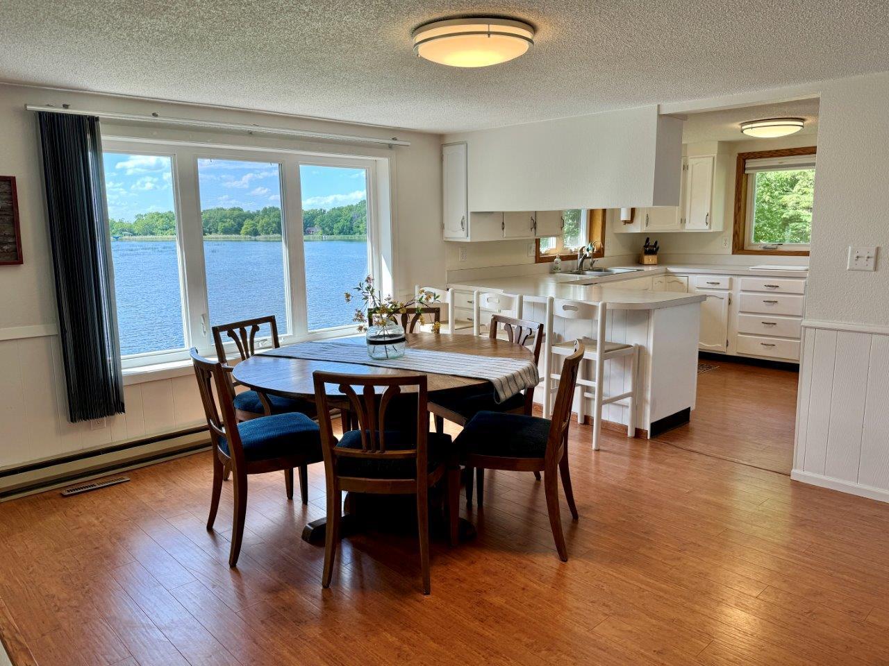 4-Dining room.jpg
