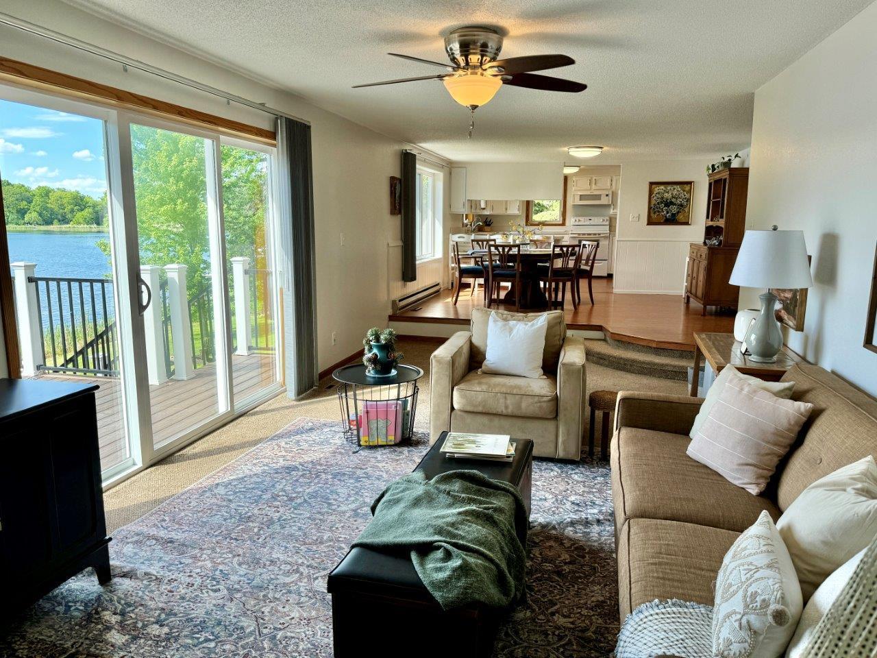 5-Living room (2).jpg