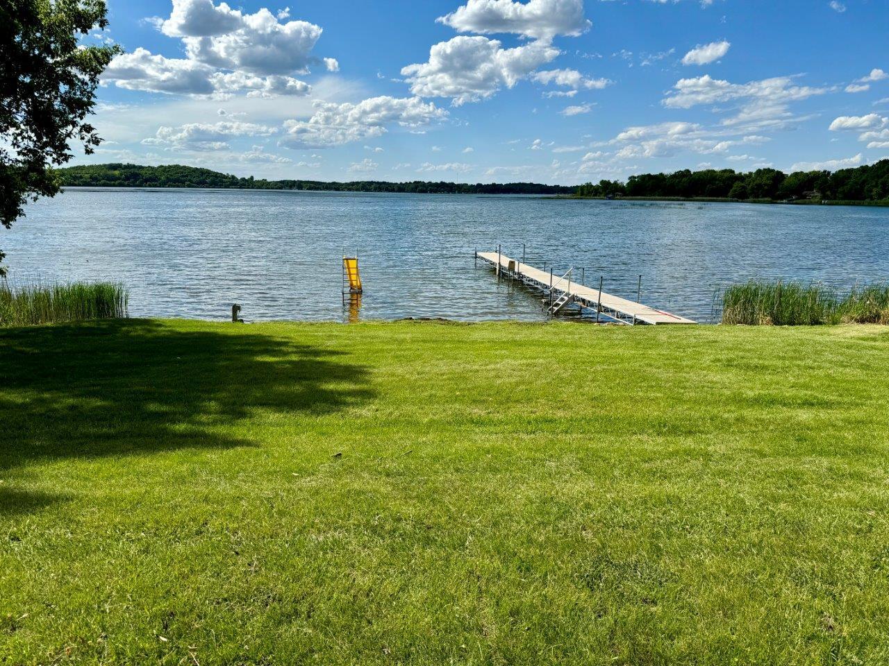 3-Lakeside yard.jpg