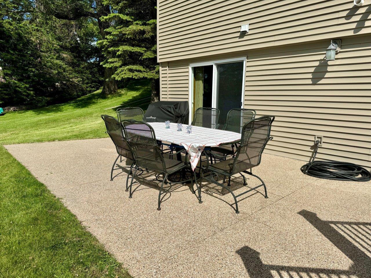 18-Patio on lake side of home (2).jpg
