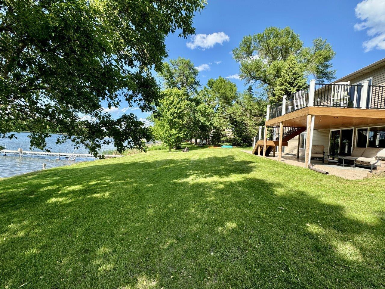 22-Lakeside yard with room to play (3).jpg