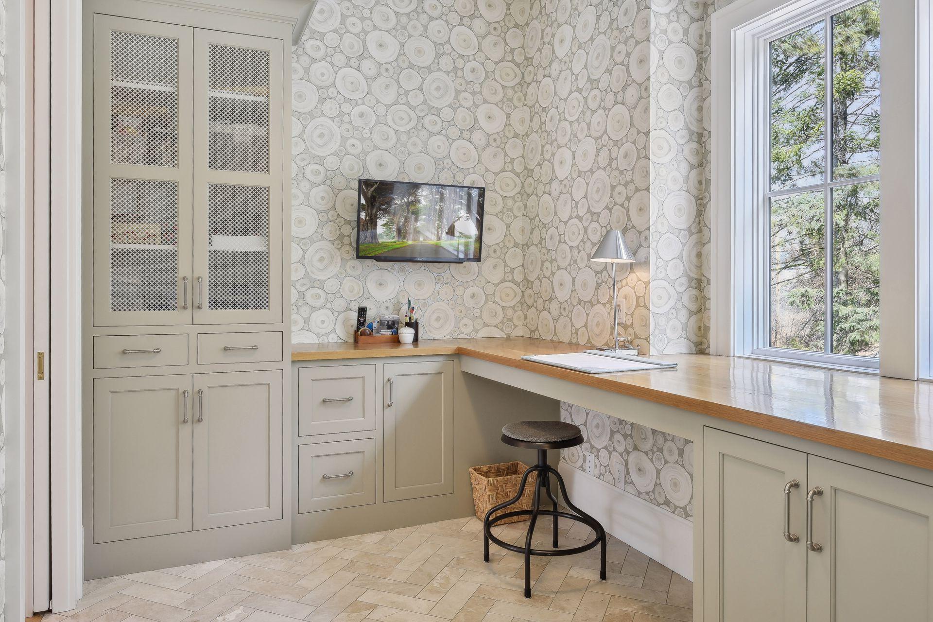 lots of storage in laundry