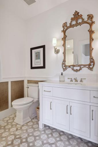 upper en suite 3/4 bath with hide panels