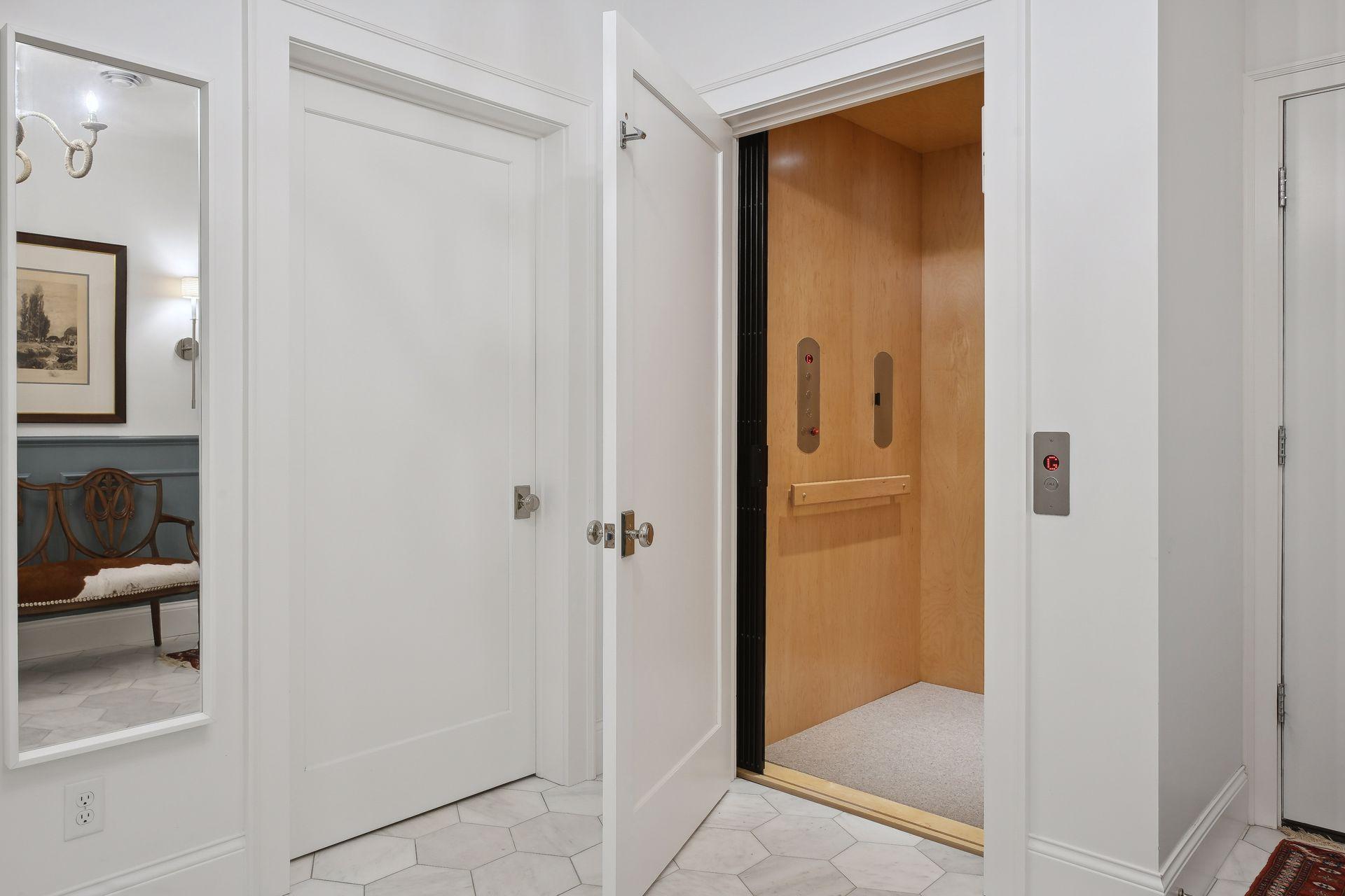 elevator that serves all floors