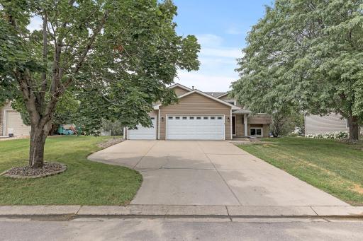 8933 Prestwick Circle N, Minneapolis, MN 55443
