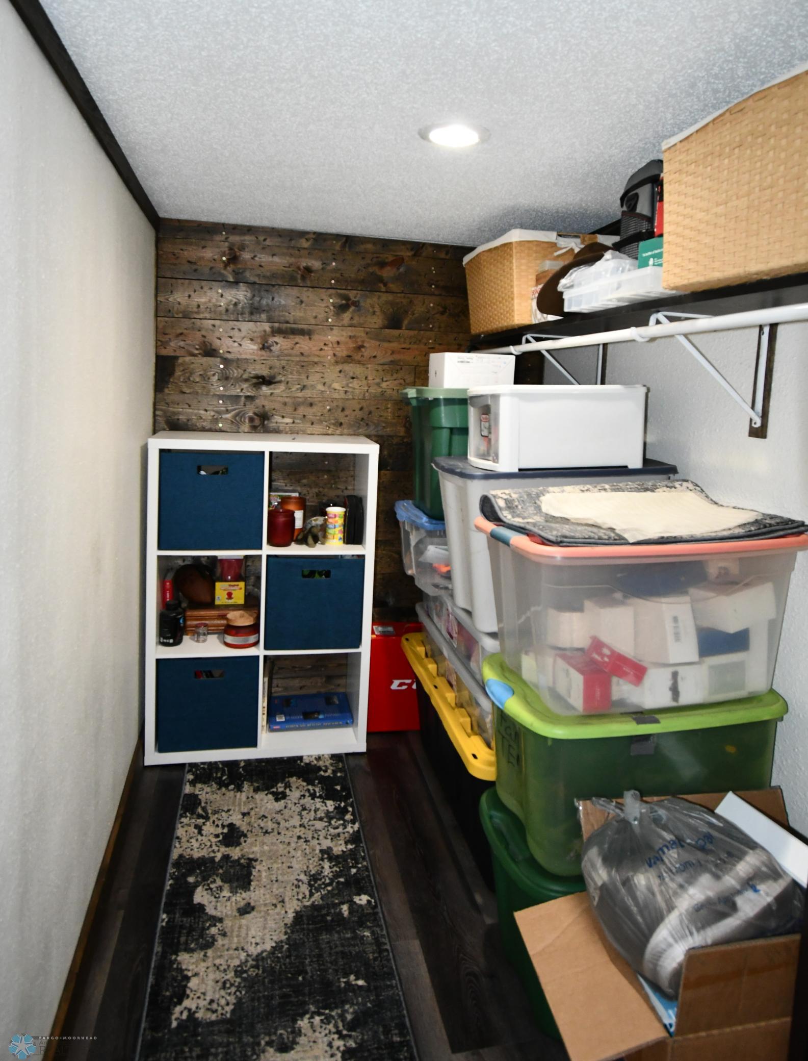 16 Bsmt Bdrm Walkin closet.JPG