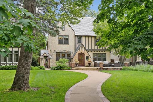 130 Mississippi River Boulevard S, Saint Paul, MN 55105