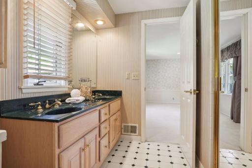 5637 Interlachen Circle, Minneapolis, MN 55436