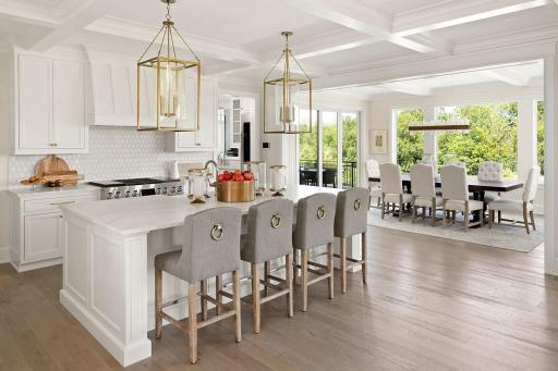 Wooddale Builders offer an unparalleled experience in custom building with homes featuring timeless designs, the finest finishes and highest quality craftsmanship.