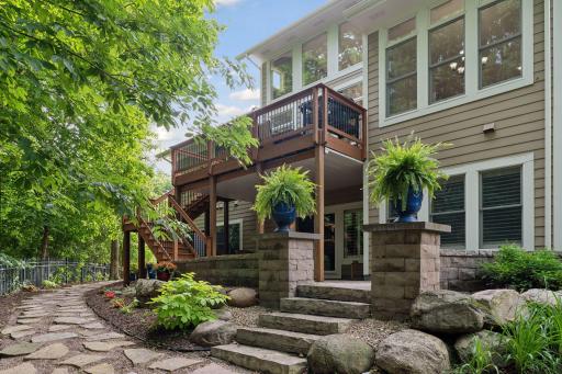 6965 Lake Harrison Circle, Chanhassen, MN 55317