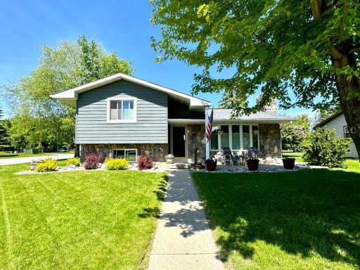 209 Lake Street NW, Warroad, MN 56763