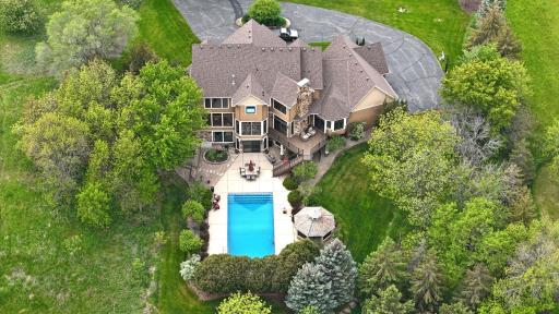 1520 W Farm Road, Chaska, MN 55318